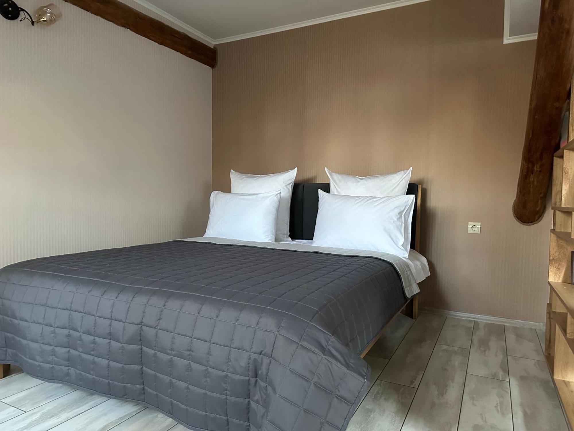 Centralnyi Hotel Poltava Buitenkant foto
